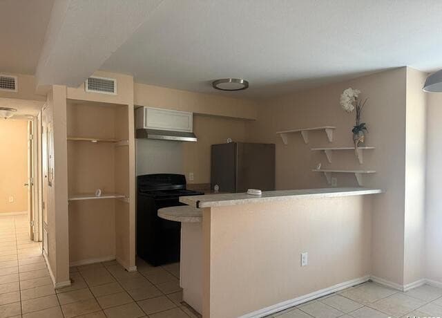 2-bedroom rental at 3718 Pleasanton Rd. Unit 2-104 in San Antonio, TX — photo 3