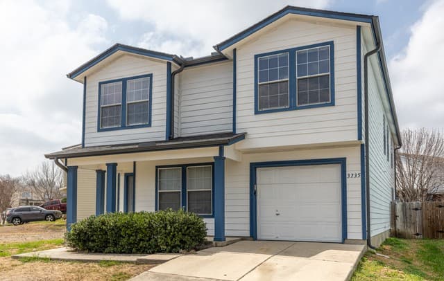 3-bedroom rental at 3735 Amber Leaf in San Antonio, TX — photo 3