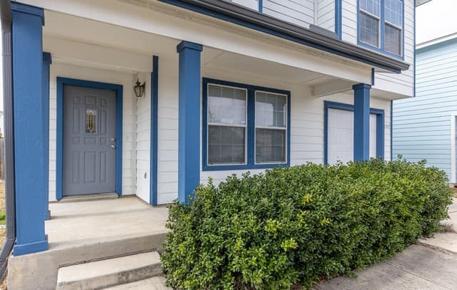 3-bedroom rental at 3735 Amber Leaf in San Antonio, TX — photo 4