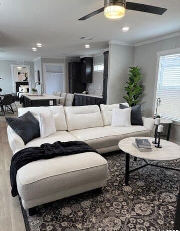 3-bedroom rental at 15949 Flores Curve in San Antonio, TX — photo 3