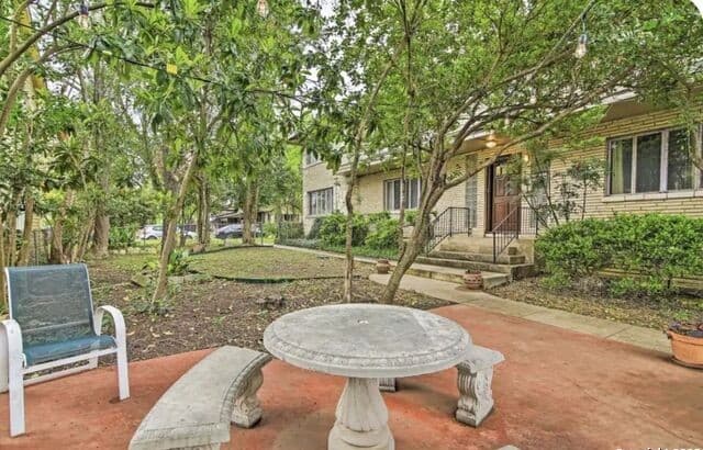 2-bedroom rental at 217 Lullwood Unit 3 in San Antonio, TX — photo 2