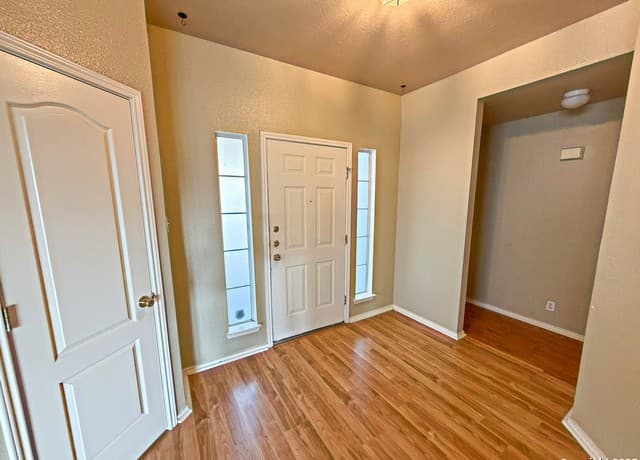 3-bedroom rental at 9626 Anderson Way in Converse, TX — photo 2