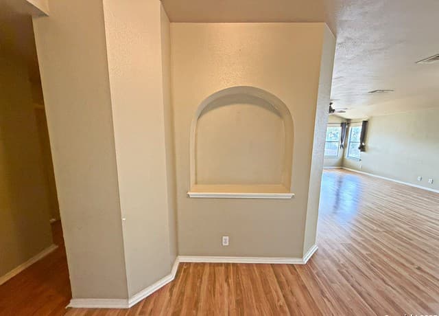 3-bedroom rental at 9626 Anderson Way in Converse, TX — photo 3