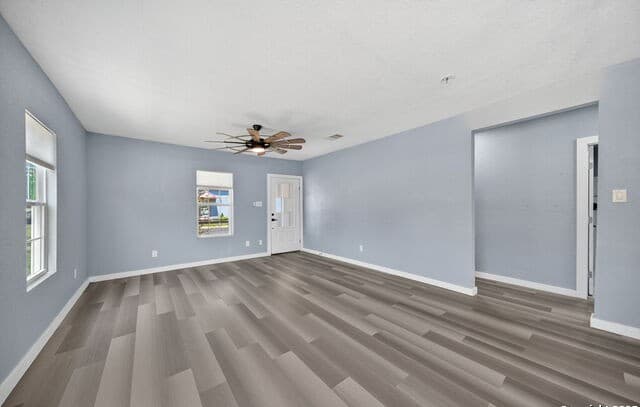 3-bedroom rental at 1203 Avenue J in Hondo, TX — photo 5