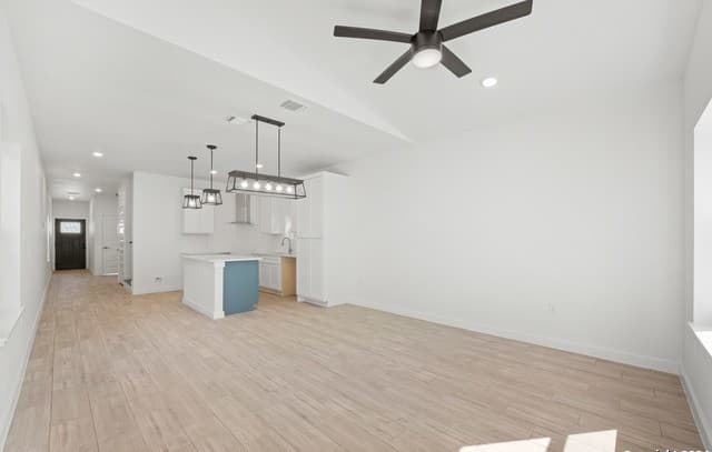 3-bedroom rental at 212 Cooper St Unit A in San Antonio, TX — photo 3