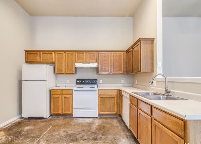 3-bedroom rental at 5723 Golf Heights Unit UNIT 1 in San Antonio, TX — photo 3