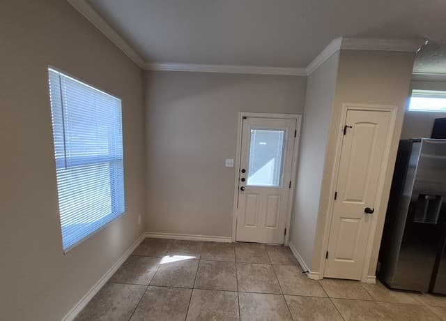 3-bedroom rental at 6426 Marcel Way Unit 104 in San Antonio, TX — photo 5