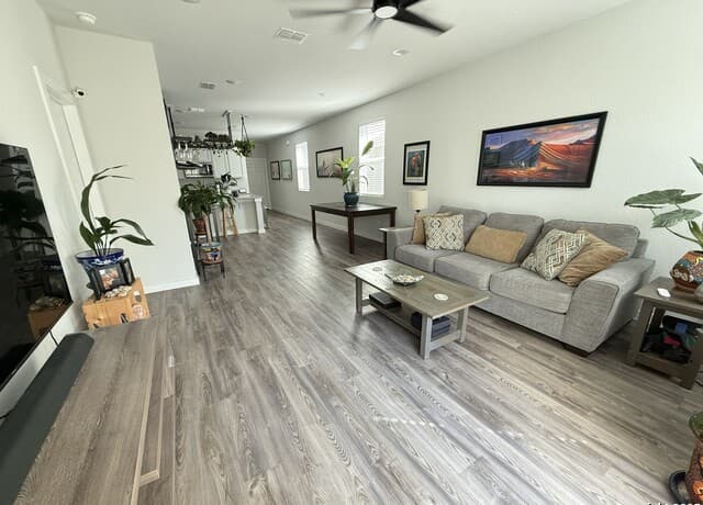 4-bedroom rental at 5415 Tourmaline in San Antonio, TX — photo 2