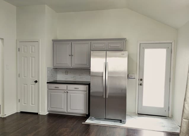 3-bedroom rental at 9654 Emerald in San Antonio, TX — photo 4