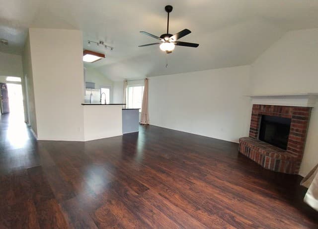 3-bedroom rental at 9654 Emerald in San Antonio, TX — photo 5