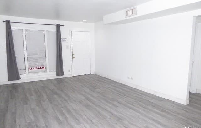 2-bedroom rental at 255 E Rampart Unit 211 in San Antonio, TX — photo 4