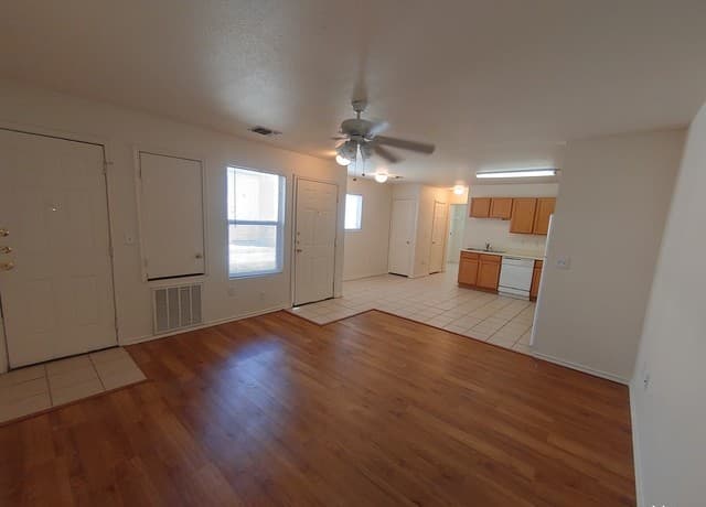 2-bedroom rental at 8017 Maverick Climb in San Antonio, TX — photo 3