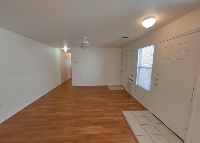2-bedroom rental at 8017 Maverick Climb in San Antonio, TX — photo 5
