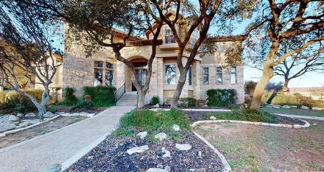 6-bedroom rental at 2011 My Anns Hill in San Antonio, TX — photo 3