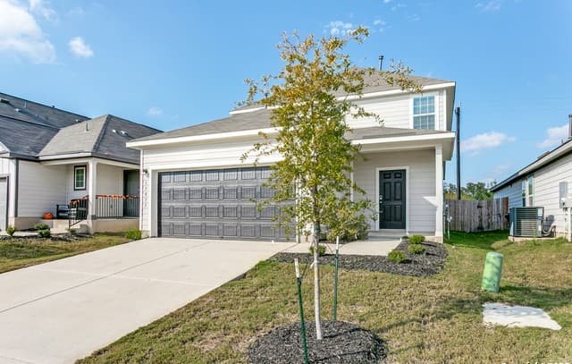 4-bedroom rental at 15035 Homing Meadow in San Antonio, TX — photo 2