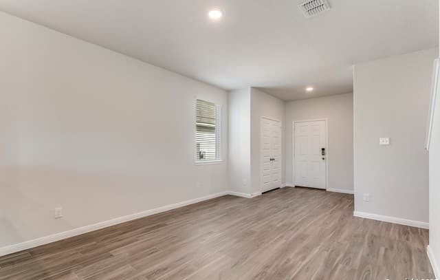 4-bedroom rental at 15035 Homing Meadow in San Antonio, TX — photo 4