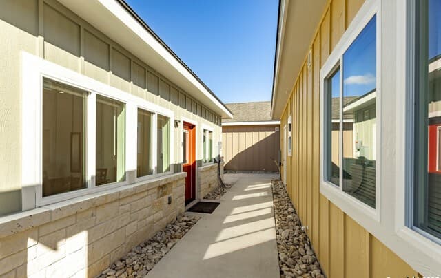 1-bedroom rental at 705 Fifth Unit B in Comfort, TX — photo 2