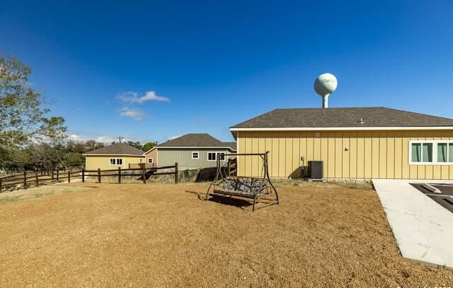 1-bedroom rental at 705 Fifth Unit B in Comfort, TX — photo 3