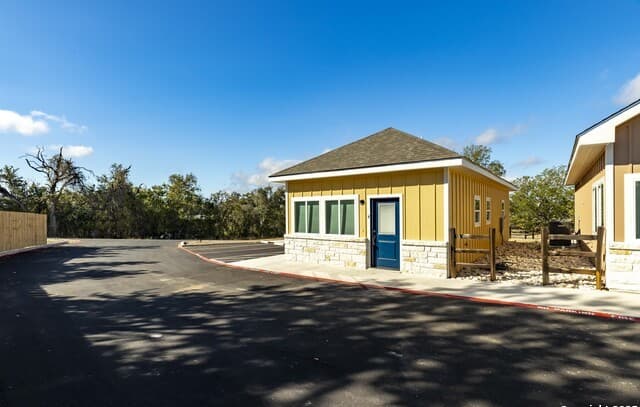1-bedroom rental at 705 Fifth Unit B in Comfort, TX — photo 5