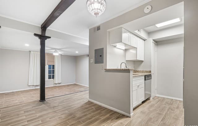2-bedroom rental at 66 Brees Blvd. Unit 24B in San Antonio, TX — photo 4