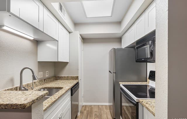 2-bedroom rental at 66 Brees Blvd. Unit 24B in San Antonio, TX — photo 5