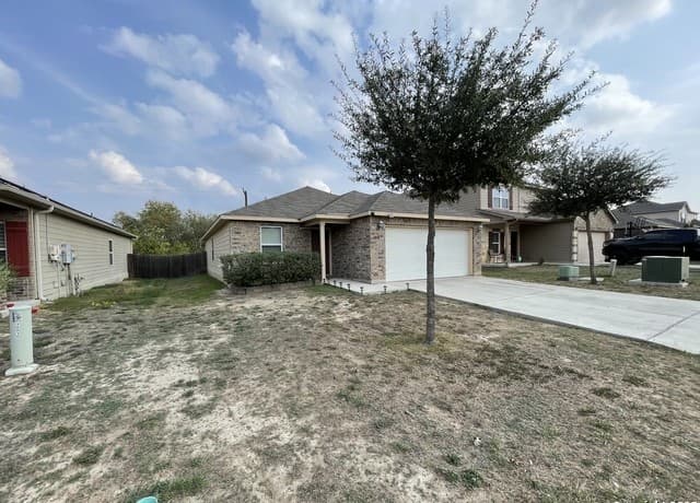 3-bedroom rental at 10014 Raspberry Oak in San Antonio, TX — photo 3
