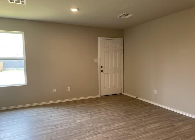 2-bedroom rental at 8256 Piedra Medina in San Antonio, TX — photo 5