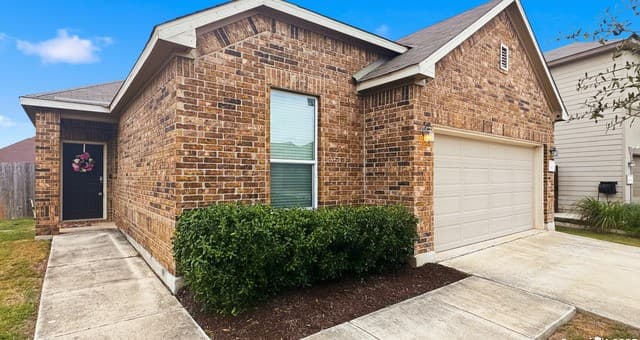 3-bedroom rental at 7907 Expectation Dr in San Antonio, TX — photo 2