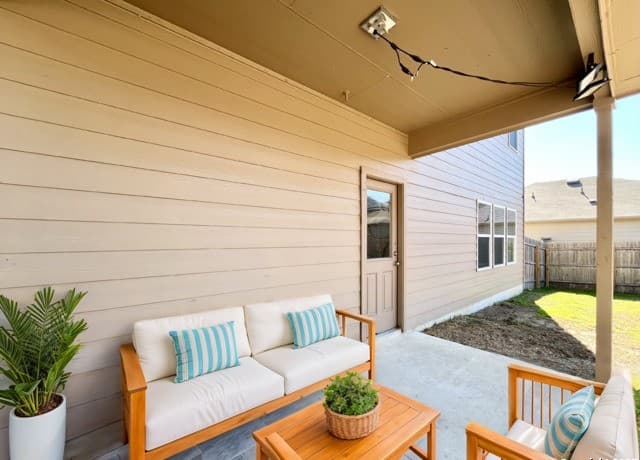 3-bedroom rental at 15167 Dione Bend in San Antonio, TX — photo 5