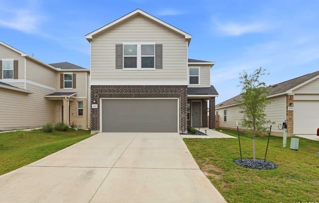 3-bedroom rental at 4742 Pico Pico in San Antonio, TX — photo 2