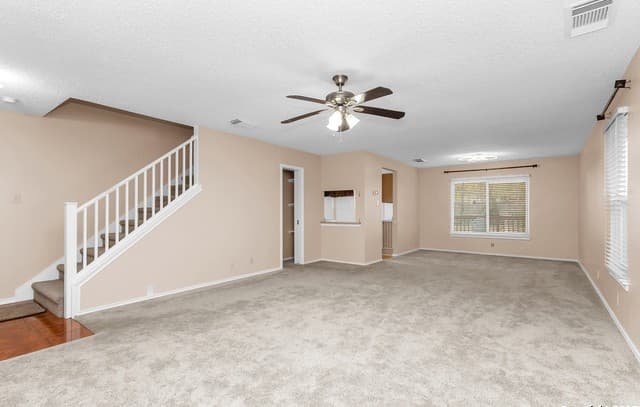 3-bedroom rental at 6161 Border Trail Dr in San Antonio, TX — photo 2