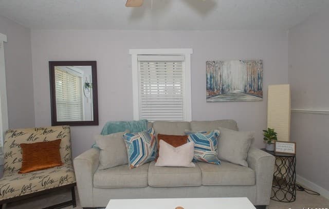 3-bedroom rental at 611 Brunswick in San Antonio, TX — photo 2