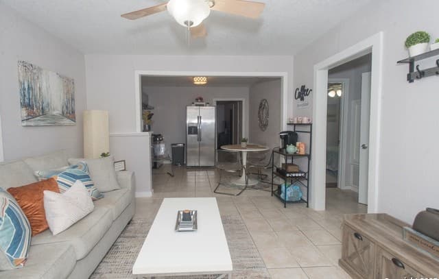3-bedroom rental at 611 Brunswick in San Antonio, TX — photo 5