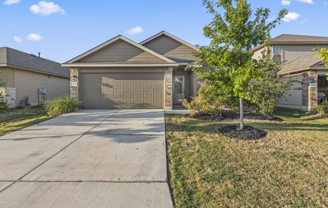 3-bedroom rental at 13349 Bearded Flat in San Antonio, TX — photo 3