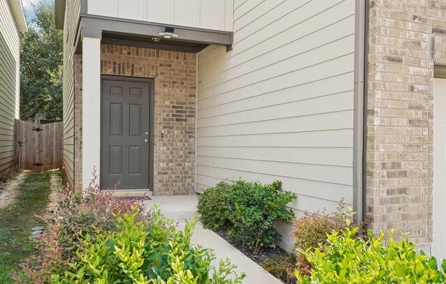 4-bedroom rental at 6806 Prue Rd Unit 27 in San Antonio, TX — photo 3