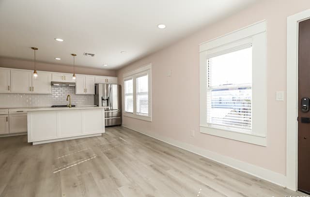 2-bedroom rental at 120 E Magnolia Unit 202 in San Antonio, TX — photo 4