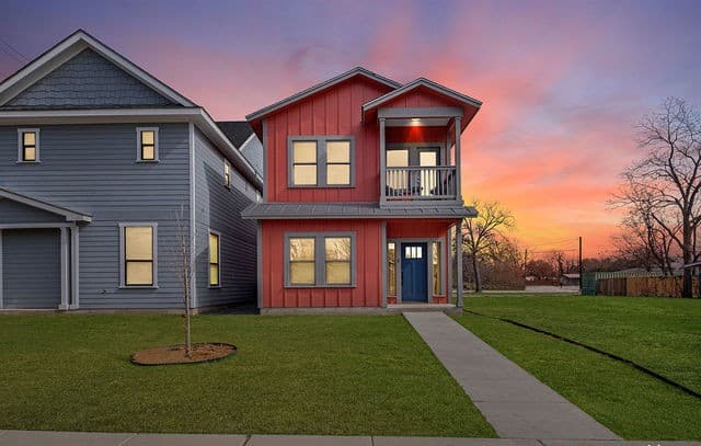 3-bedroom rental at 1910 E Houston St - BLDG.4 in San Antonio TX