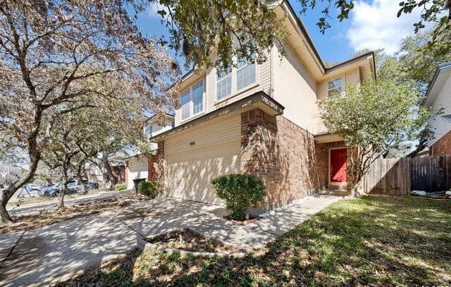 3-bedroom rental at 9311 Gillcross in San Antonio, TX — photo 2