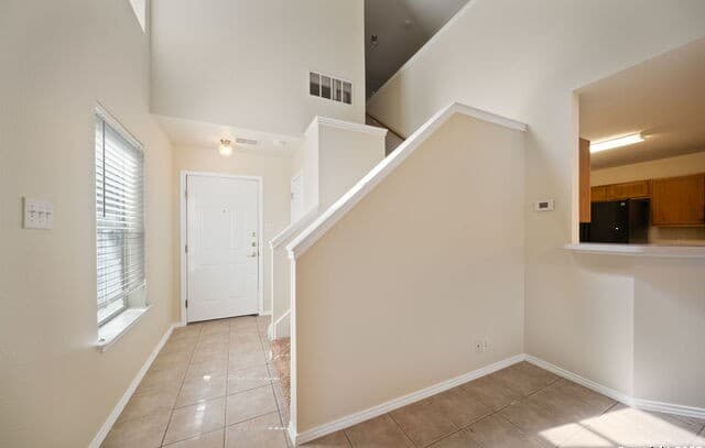 3-bedroom rental at 9311 Gillcross in San Antonio, TX — photo 3