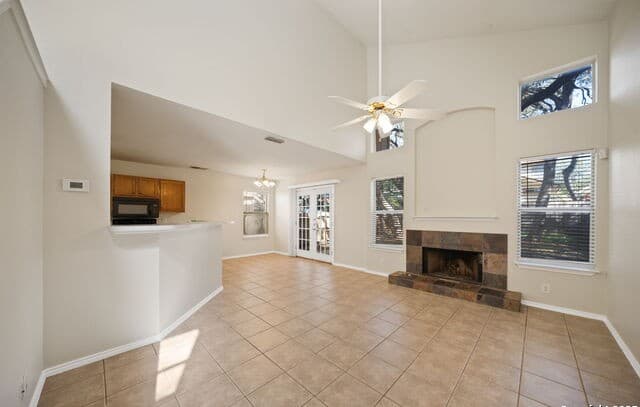 3-bedroom rental at 9311 Gillcross in San Antonio, TX — photo 4