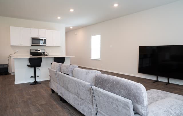 4-bedroom rental at 5903 Cosmic Crisp in San Antonio, TX — photo 5