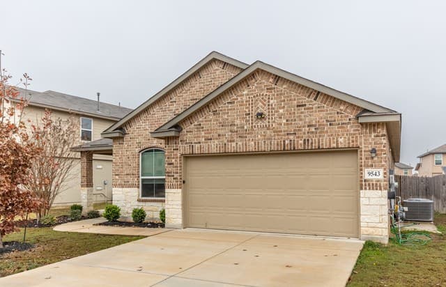 4-bedroom rental at 9543 Bicknell Sedge in San Antonio, TX — photo 3