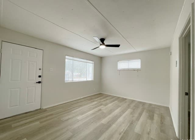 1-bedroom rental at 347 Ware Unit 18 in San Antonio, TX — photo 2