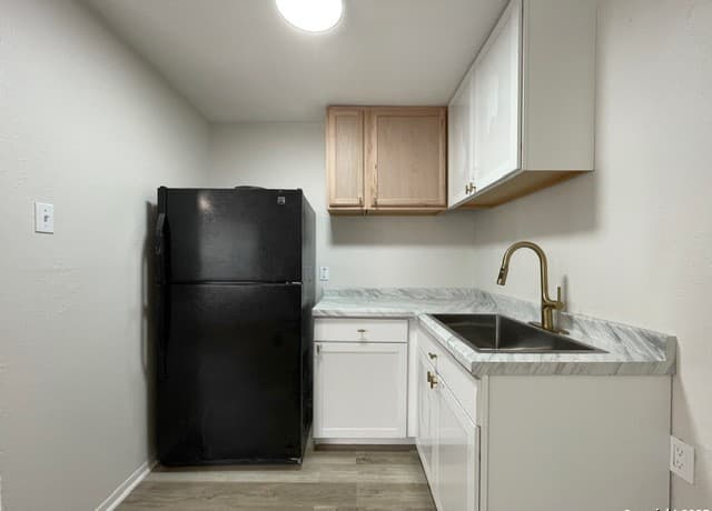1-bedroom rental at 347 Ware Unit 18 in San Antonio, TX — photo 3