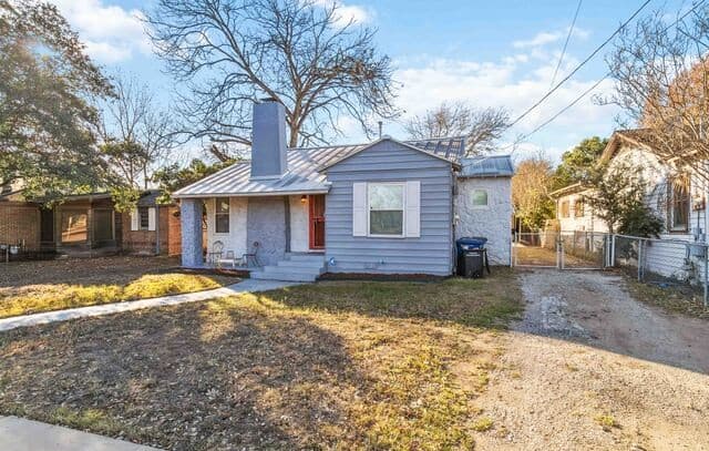 3-bedroom rental at 410 S Park Blvd in San Antonio TX