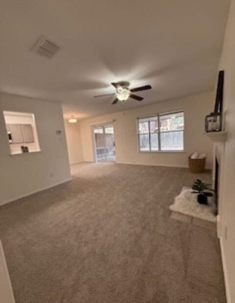 3-bedroom rental at 7715 Rustic in San Antonio, TX — photo 3