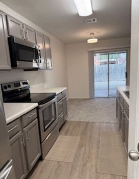 3-bedroom rental at 7715 Rustic in San Antonio, TX — photo 5