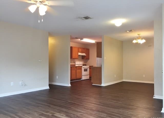 3-bedroom rental at 13023 Oconnor Cv in San Antonio, TX — photo 3