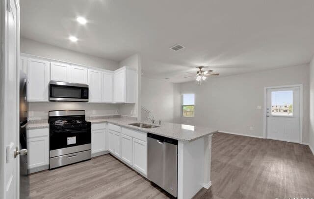 3-bedroom rental at 180 Stefan Estate in San Antonio, TX — photo 2