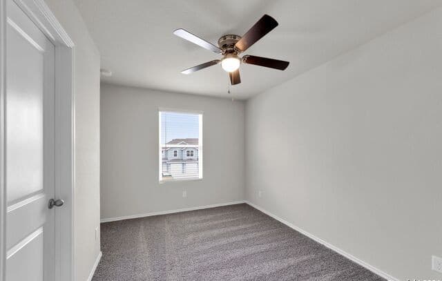 3-bedroom rental at 180 Stefan Estate in San Antonio, TX — photo 3
